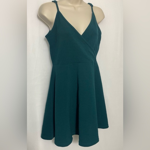 Brand New SHEIN forest green Dress with adjustable straps. - Picture 3 of 10